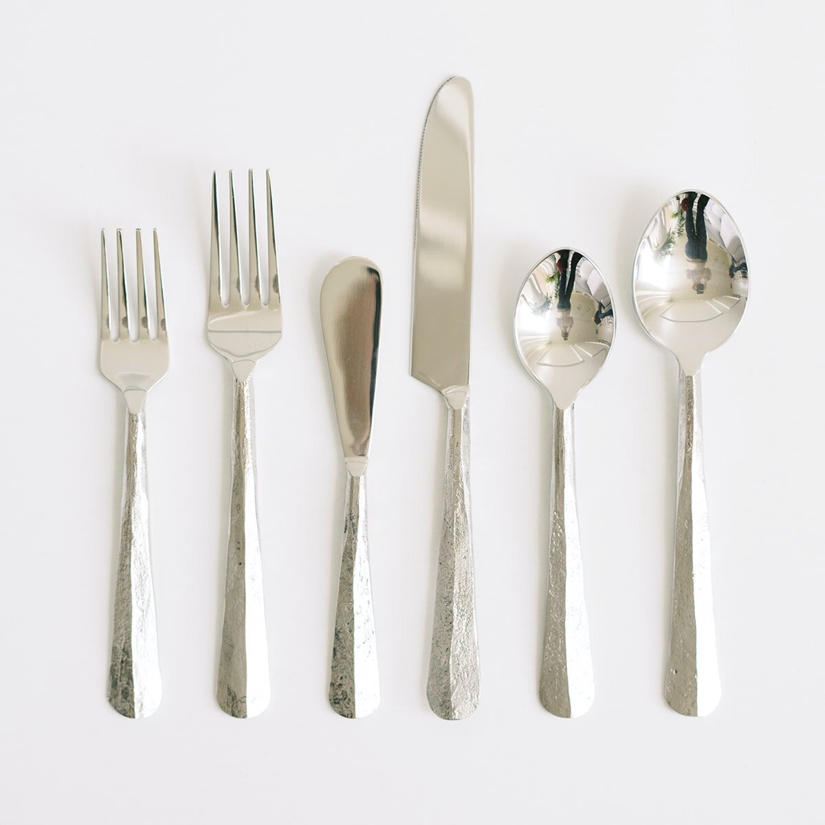 FORGED FLATWARE // 6 PIECE SET